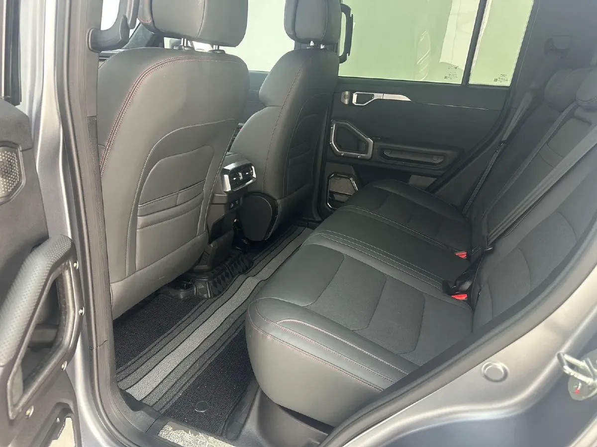 2023 Jetour Traveller 2.0T 254HP L4 7DCT,autocango,china used car exporter,china ev exporter,chinese used car exporter,chinese used ev exporter