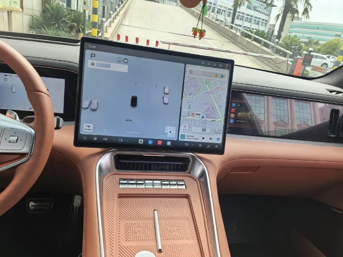 2025 Denza DenzaN8L 2.0T 207HP L4 E-CVT PHEV,autocango,china used car exporter,china ev exporter,chinese used car exporter,chinese used ev exporter