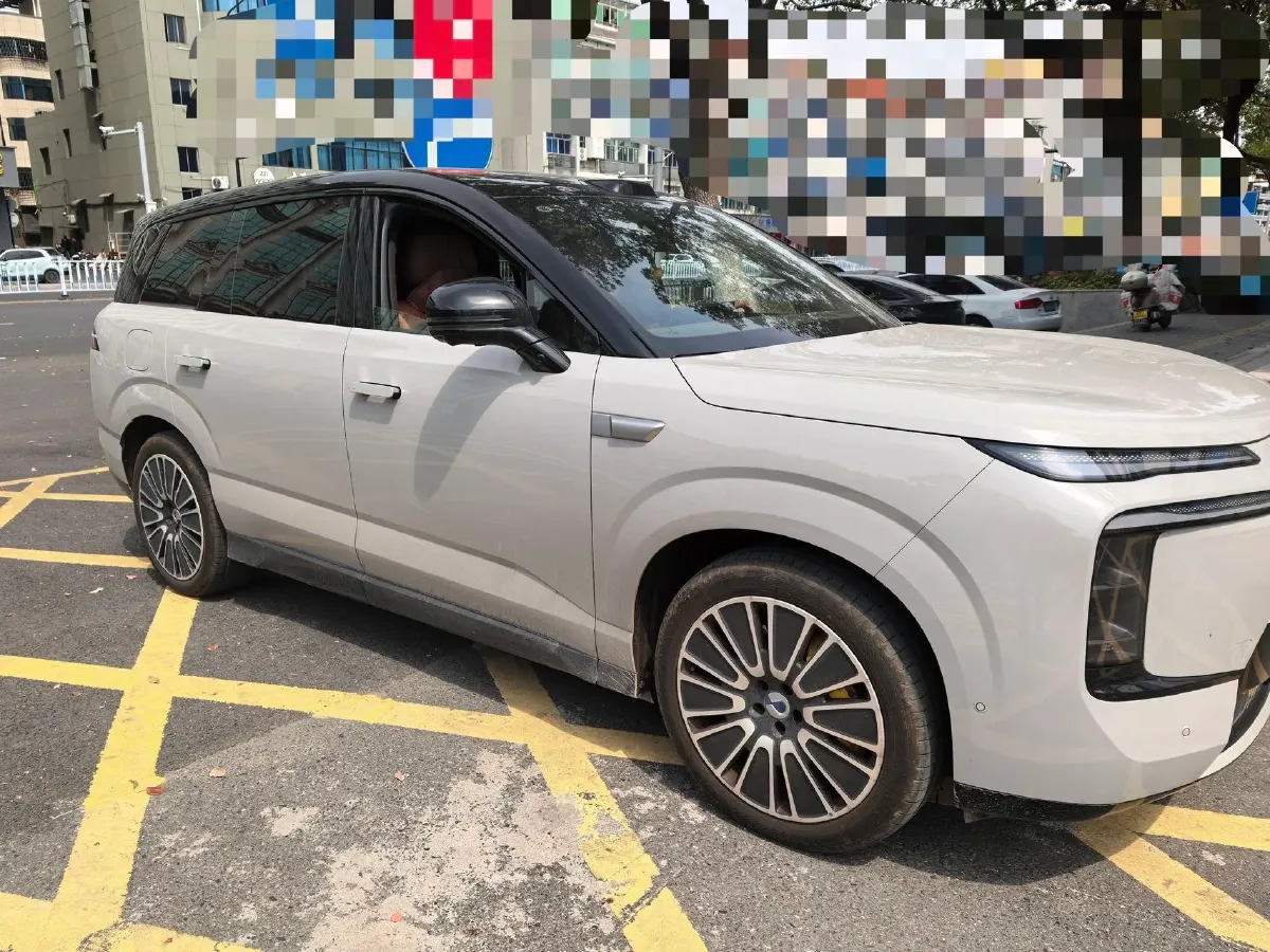 2025 Denza DenzaN8L 2.0T 207HP L4 E-CVT PHEV,autocango,china used car exporter,china ev exporter,chinese used car exporter,chinese used ev exporter