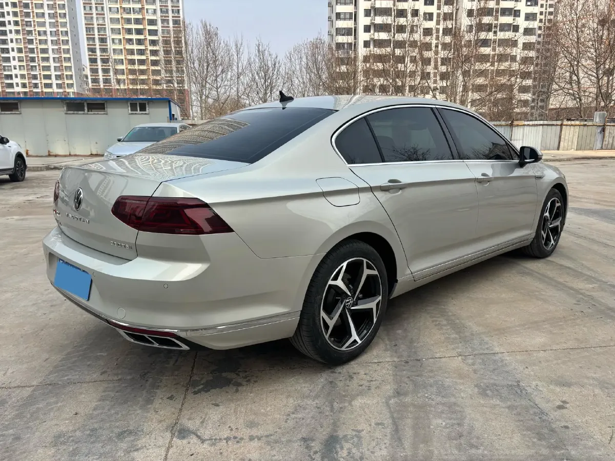2023 Volkswagen Magotan 2.0T 186HP L4 7DCT,autocango,china used car exporter,china ev exporter,chinese used car exporter,chinese used ev exporter
