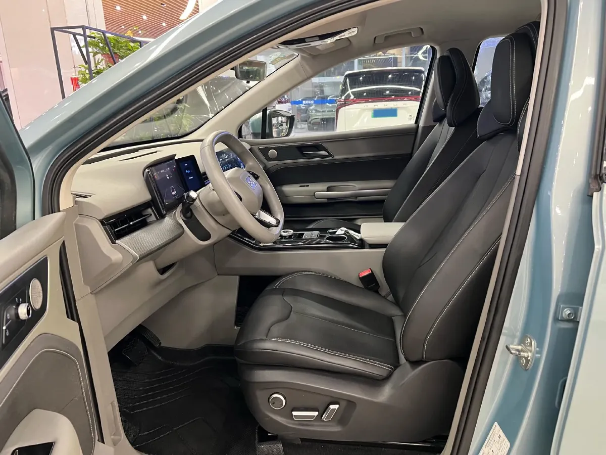 2020 Iveco OuSheng 3.0T 146HP L4 8AT,autocango,china used car exporter,china ev exporter,chinese used car exporter,chinese used ev exporter