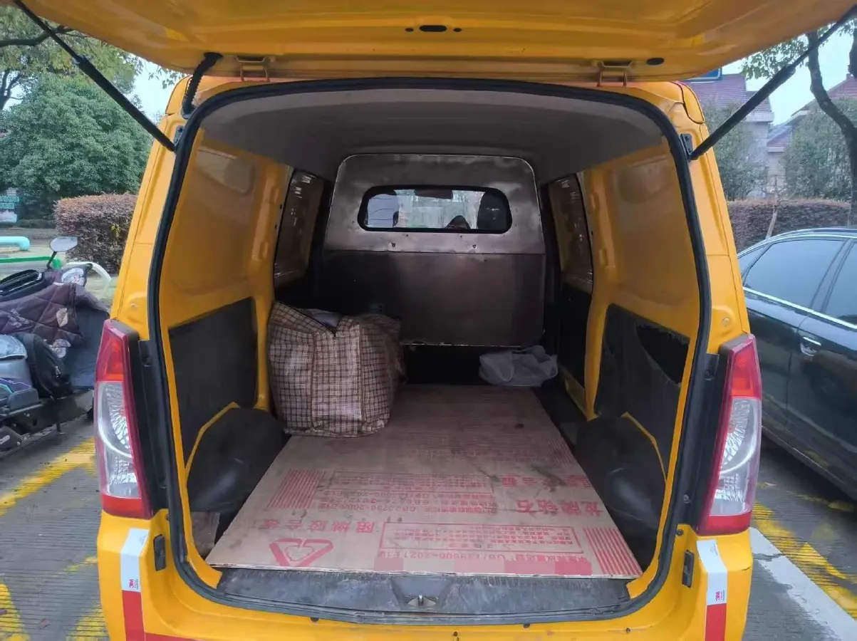 2020 WuLing RongGuang 1.2L 76HP L4 5MT,autocango,china used car exporter,china ev exporter,chinese used car exporter,chinese used ev exporter