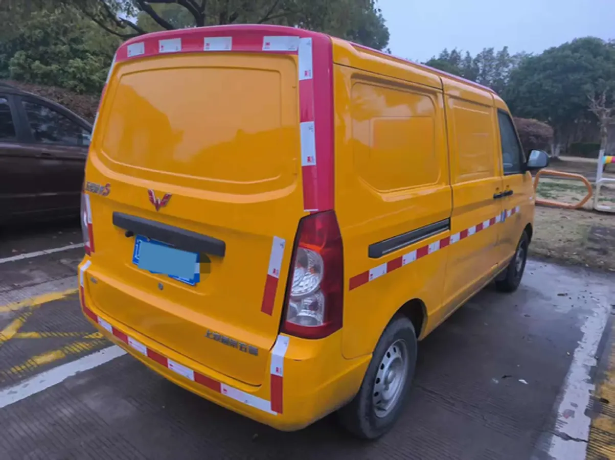 2020 WuLing RongGuang 1.2L 76HP L4 5MT,autocango,china used car exporter,china ev exporter,chinese used car exporter,chinese used ev exporter