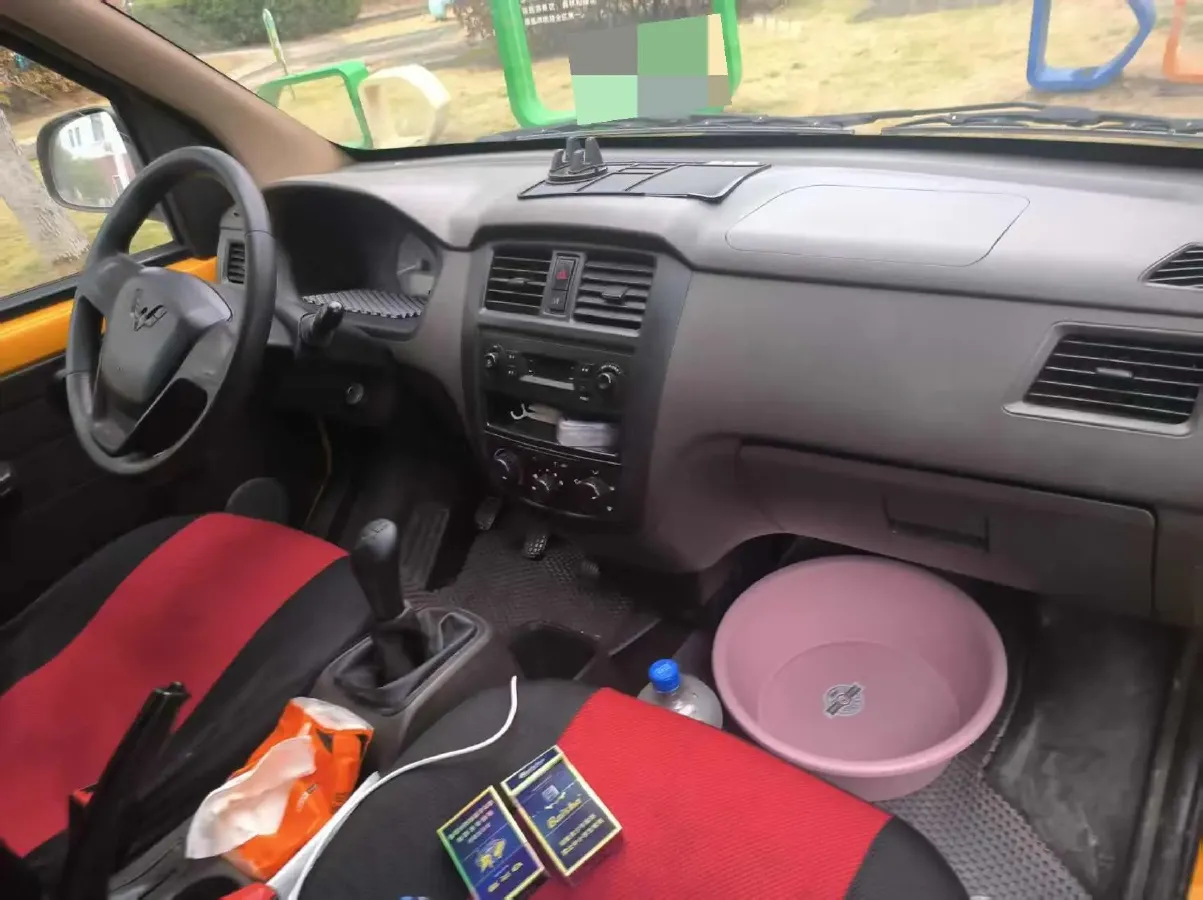 2020 WuLing RongGuang 1.2L 76HP L4 5MT,autocango,china used car exporter,china ev exporter,chinese used car exporter,chinese used ev exporter