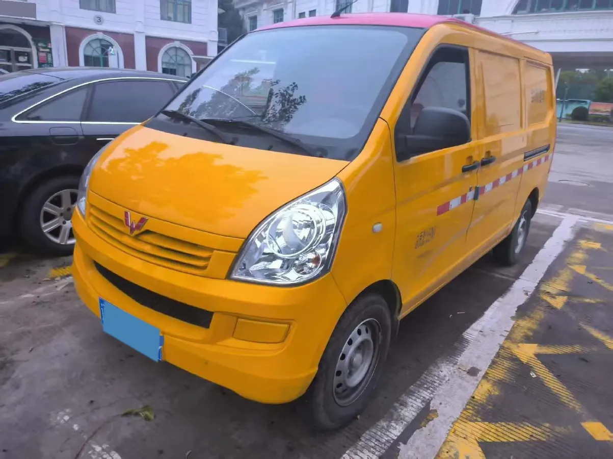 2020 WuLing RongGuang 1.2L 76HP L4 5MT,autocango,china used car exporter,china ev exporter,chinese used car exporter,chinese used ev exporter