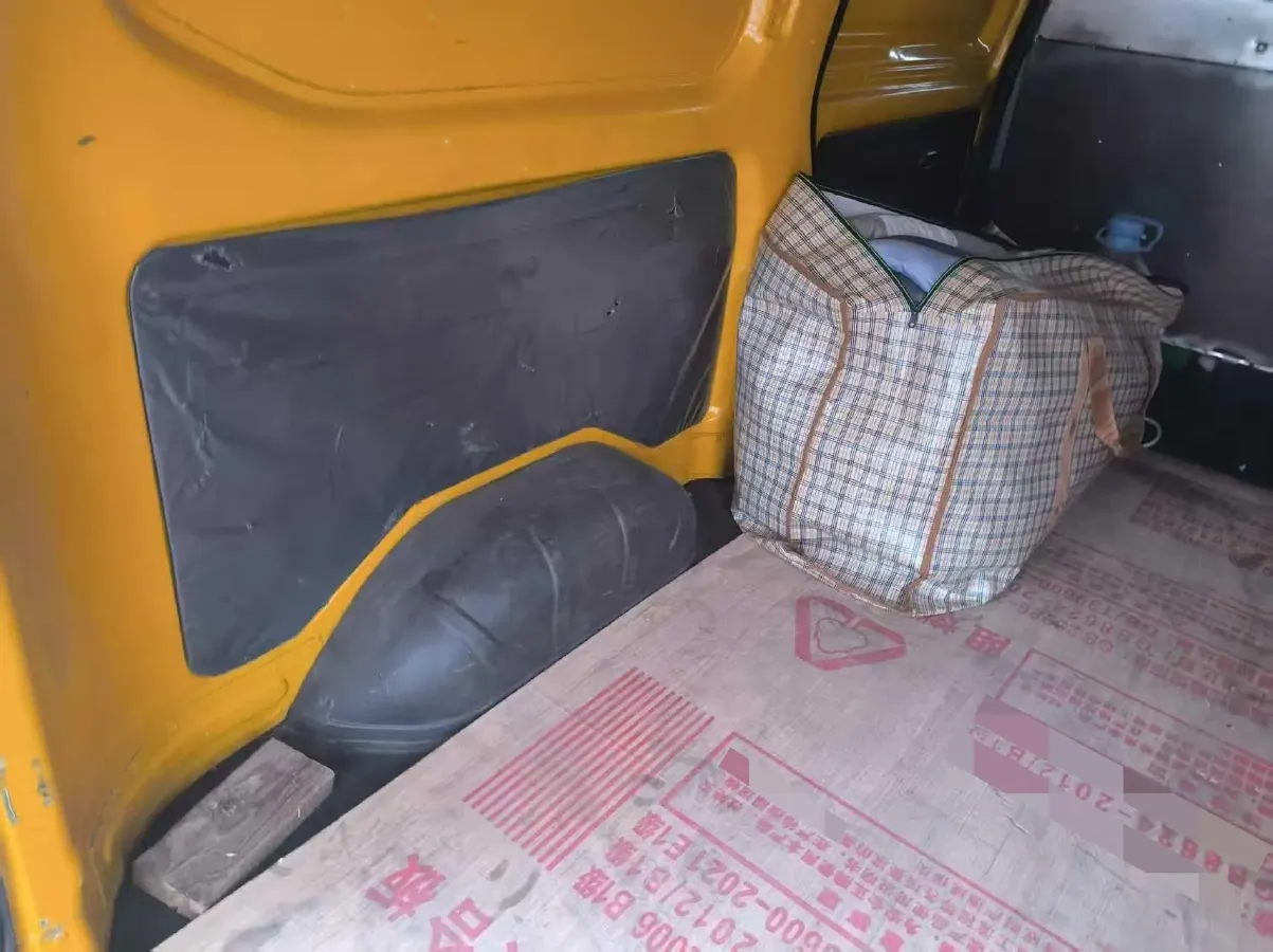 2020 WuLing RongGuang 1.2L 76HP L4 5MT,autocango,china used car exporter,china ev exporter,chinese used car exporter,chinese used ev exporter