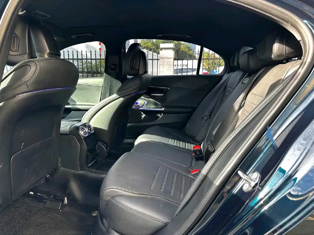 2024 Mercedes-Benz C Class 1.5T 170HP L4 9AT,autocango,china used car exporter,china ev exporter,chinese used car exporter,chinese used ev exporter