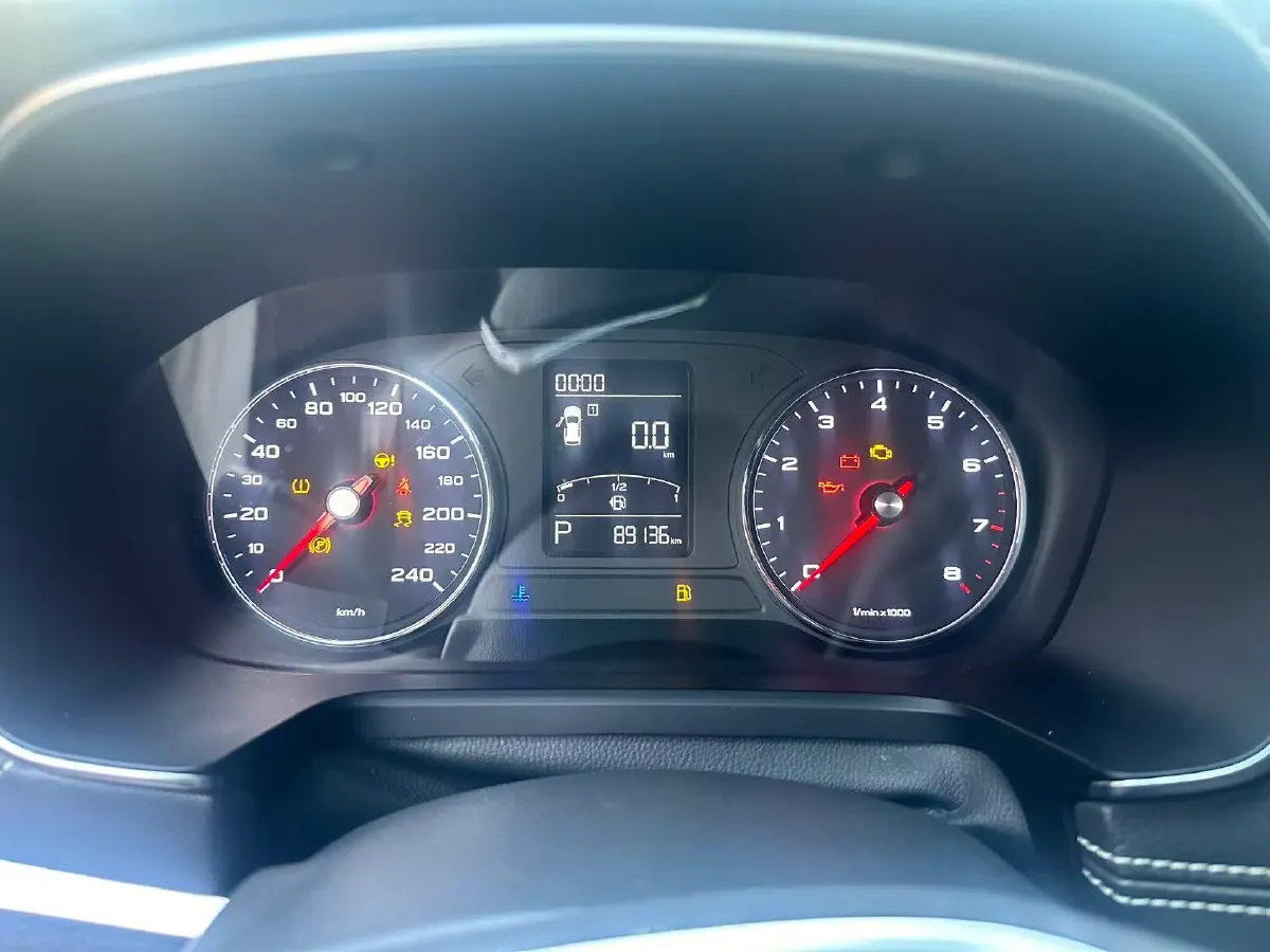 2017 Roewe RX5 1.5T 169HP L4 7DCT,autocango,china used car exporter,china ev exporter,chinese used car exporter,chinese used ev exporter