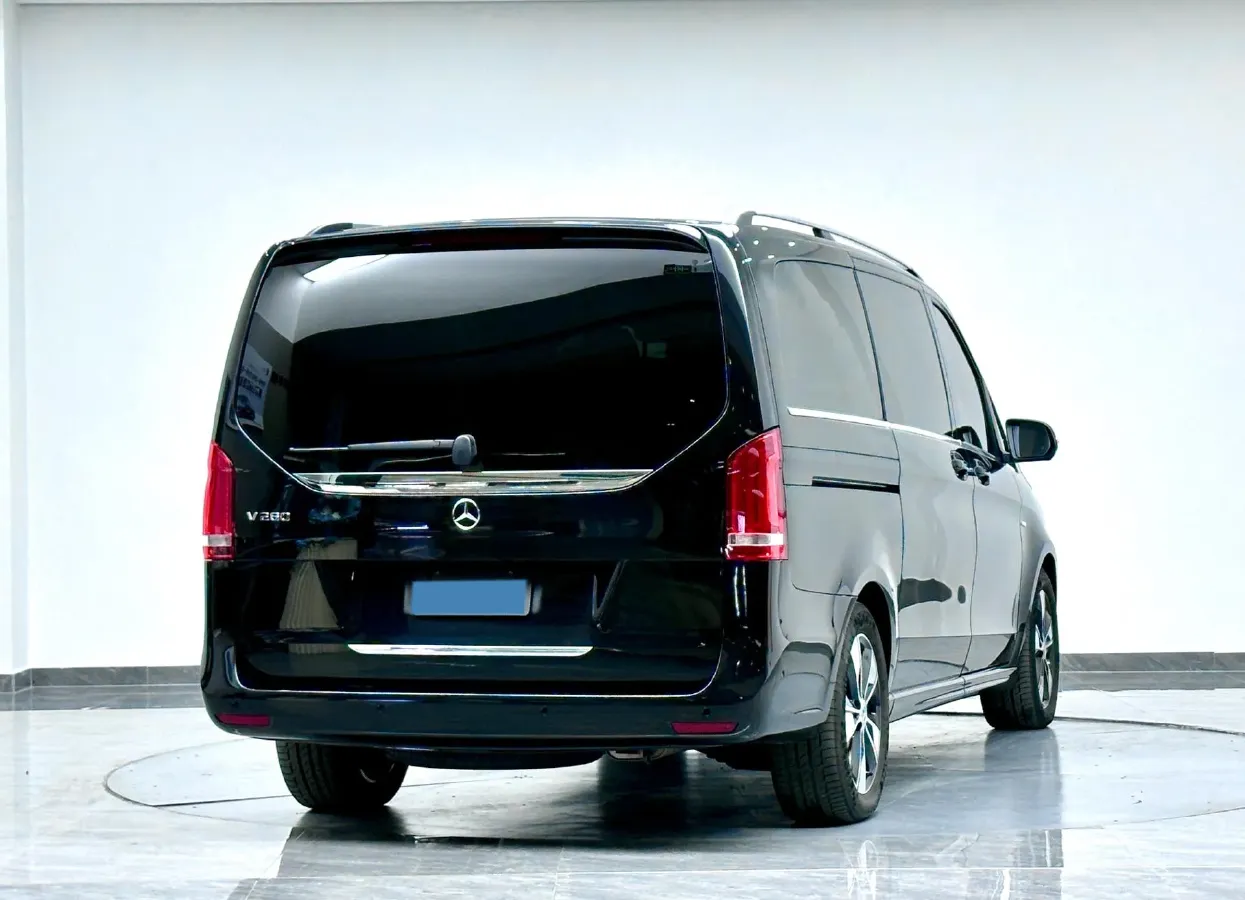 2022 Mercedes-Benz V Class 2.0T 211HP L4 9AT,autocango,china used car exporter,china ev exporter,chinese used car exporter,chinese used ev exporter