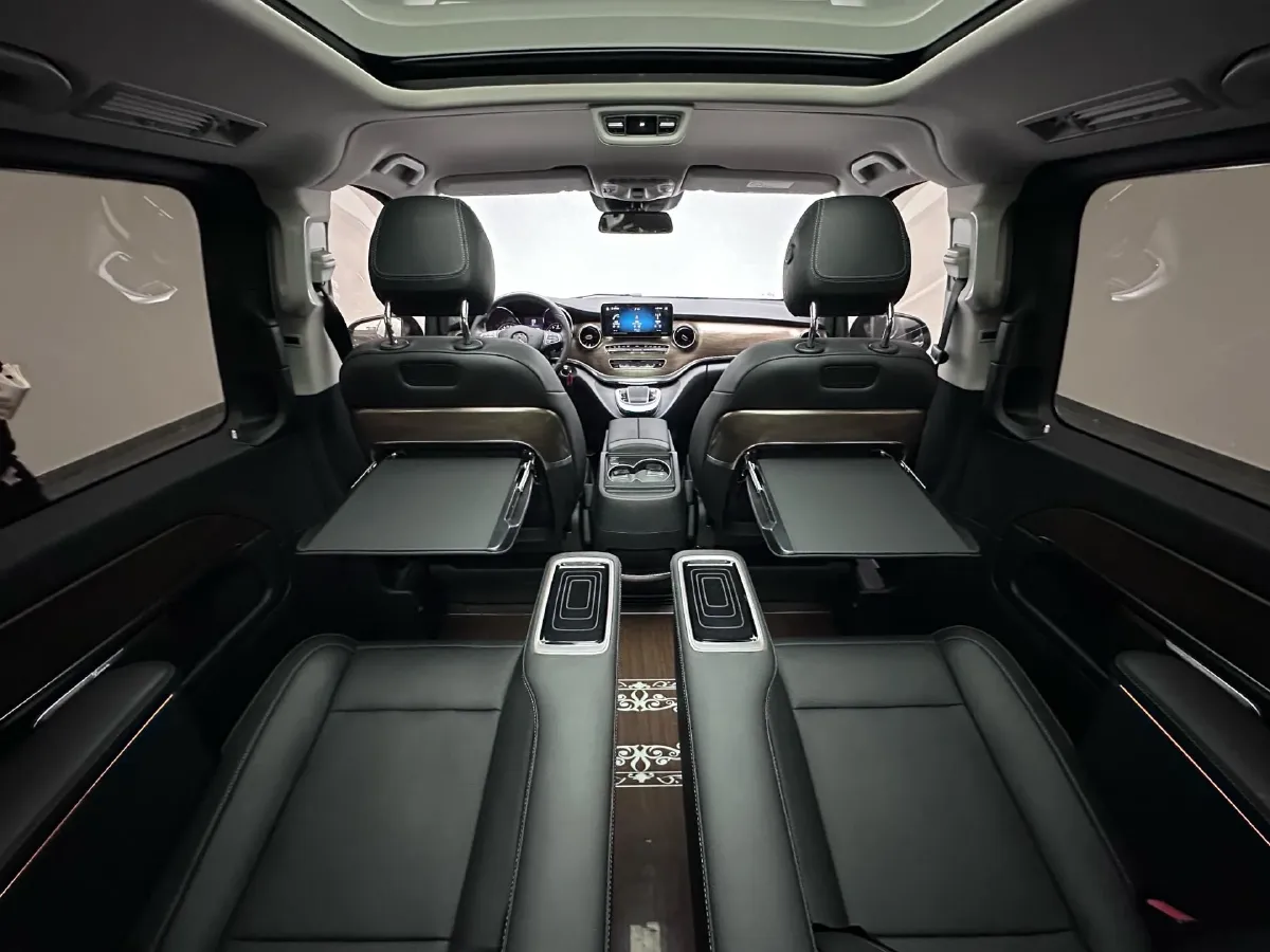 2022 Mercedes-Benz V Class 2.0T 211HP L4 9AT,autocango,china used car exporter,china ev exporter,chinese used car exporter,chinese used ev exporter