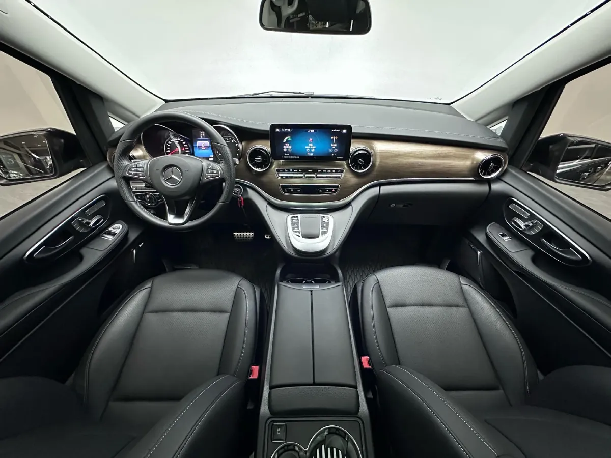 2022 Mercedes-Benz V Class 2.0T 211HP L4 9AT,autocango,china used car exporter,china ev exporter,chinese used car exporter,chinese used ev exporter