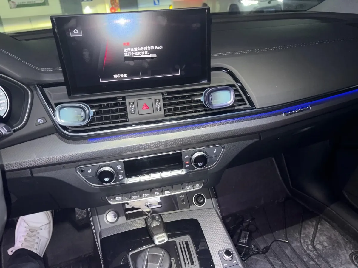 2022 Audi Q5L 2.0T 190HP L4 7DCT,autocango,china used car exporter,china ev exporter,chinese used car exporter,chinese used ev exporter