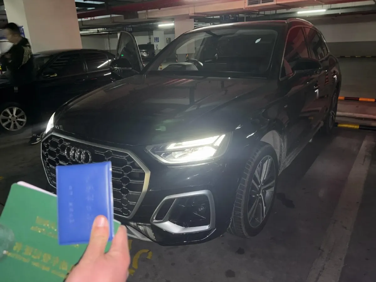 2022 Audi Q5L 2.0T 190HP L4 7DCT,autocango,china used car exporter,china ev exporter,chinese used car exporter,chinese used ev exporter