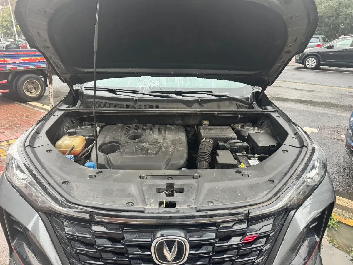 2022 ChangAn CS75 Plus 1.5T 178HP L4 6AT,autocango,china used car exporter,china ev exporter,chinese used car exporter,chinese used ev exporter