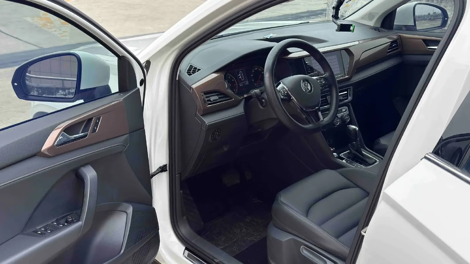 2020 Volkswagen Tharu 1.4T 150HP L4 7DCT,autocango,china used car exporter,china ev exporter,chinese used car exporter,chinese used ev exporter