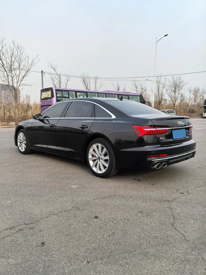 2023 Audi A6L 2.0T 245HP L4 7DCT,autocango,china used car exporter,china ev exporter,chinese used car exporter,chinese used ev exporter