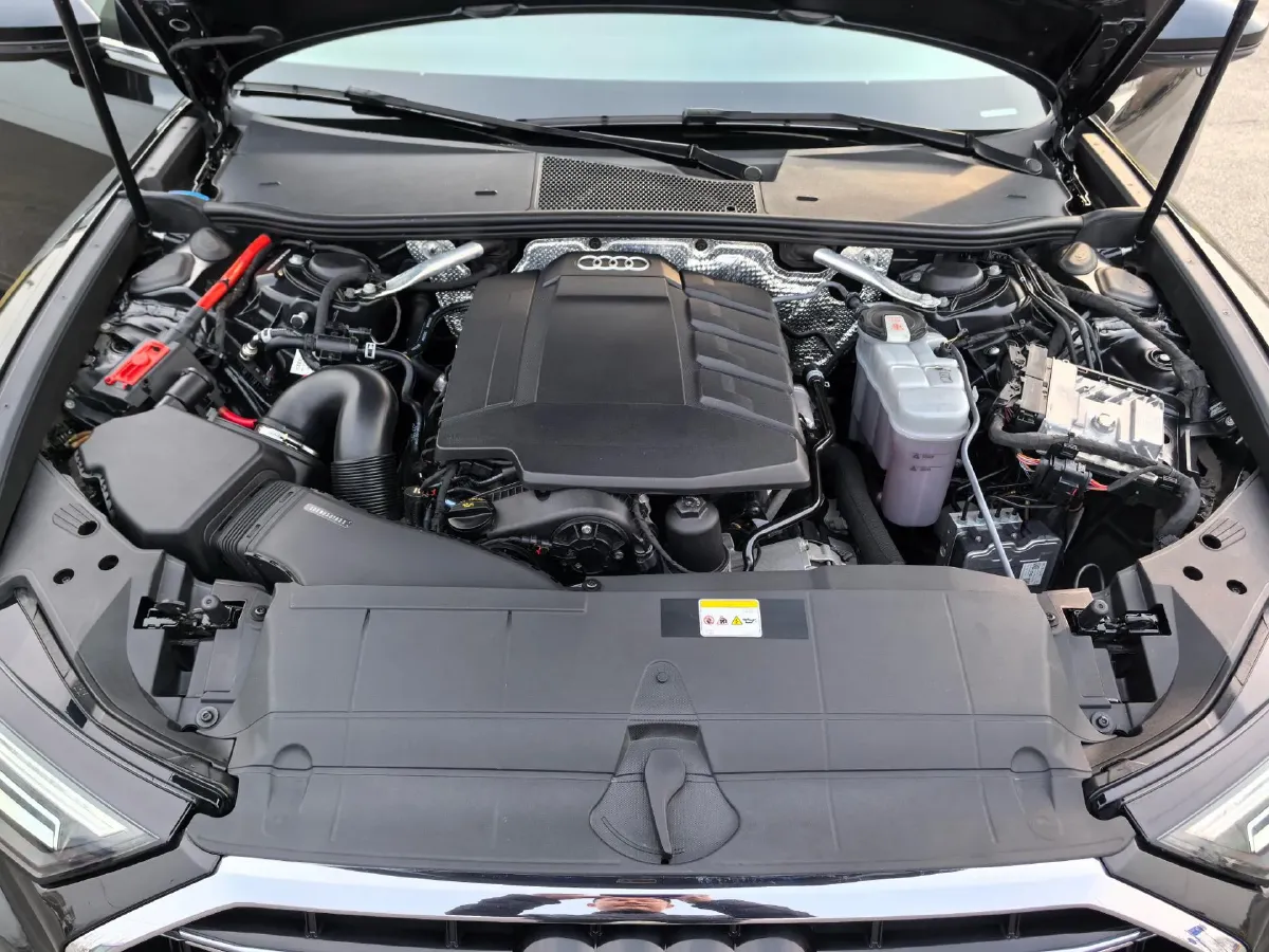 2023 Audi A6L 2.0T 245HP L4 7DCT,autocango,china used car exporter,china ev exporter,chinese used car exporter,chinese used ev exporter