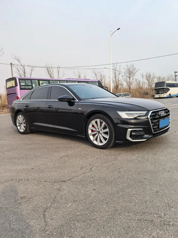 2023 Audi A6L 2.0T 245HP L4 7DCT,autocango,china used car exporter,china ev exporter,chinese used car exporter,chinese used ev exporter