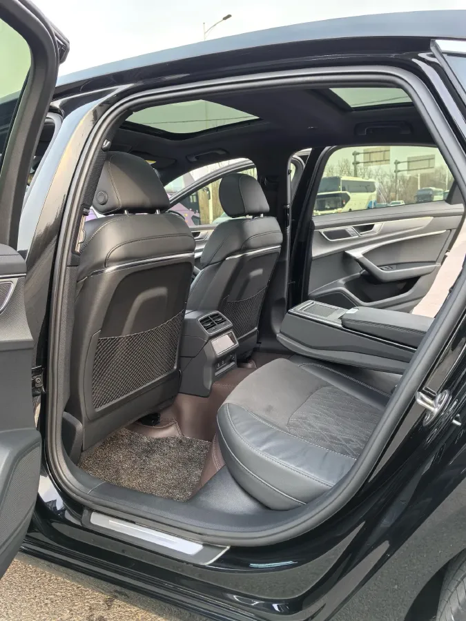 2023 Audi A6L 2.0T 245HP L4 7DCT,autocango,china used car exporter,china ev exporter,chinese used car exporter,chinese used ev exporter