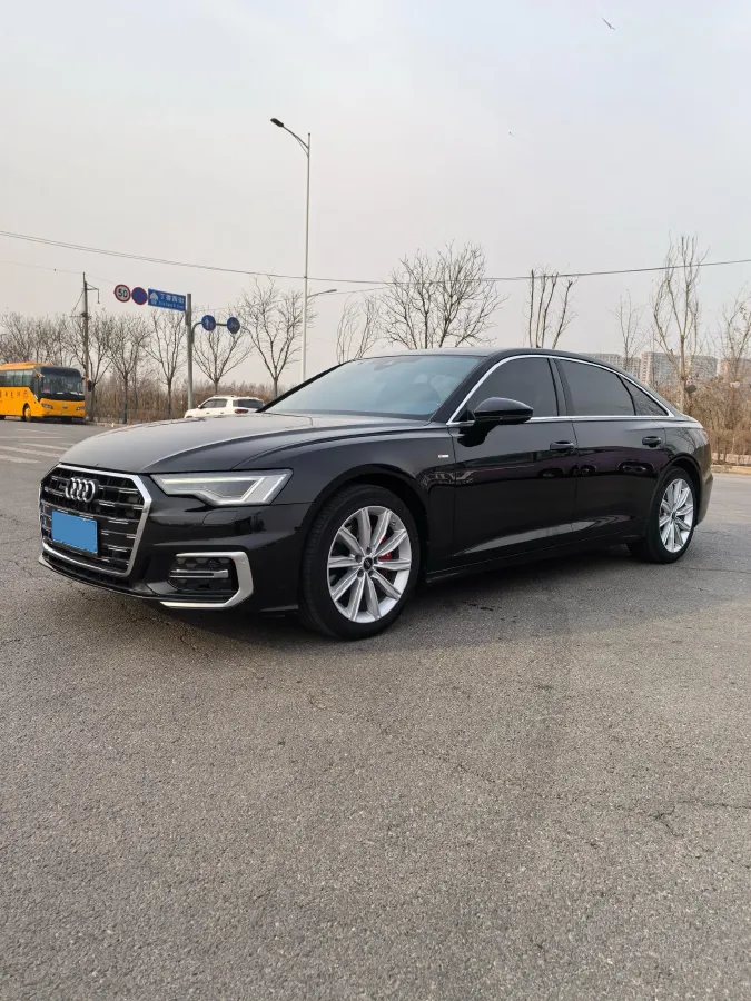 2023 Audi A6L 2.0T 245HP L4 7DCT,autocango,china used car exporter,china ev exporter,chinese used car exporter,chinese used ev exporter