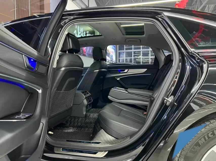 2019 Mercedes-Benz E Class 1.5T 184HP L4 9AT,autocango,china used car exporter,china ev exporter,chinese used car exporter,chinese used ev exporter