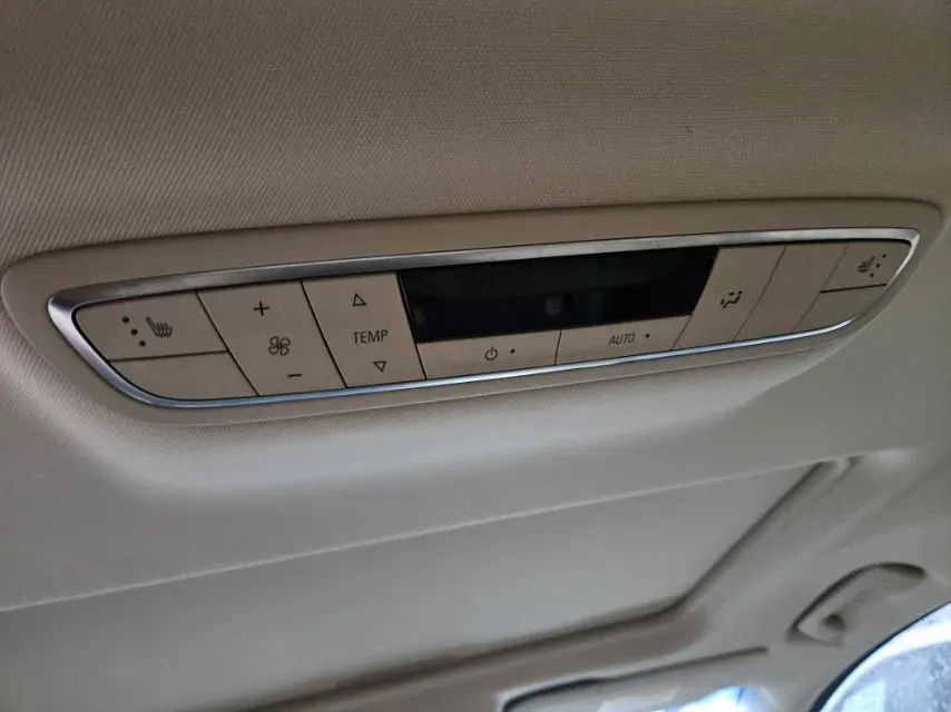 2023 Buick GL8 2.0T 237HP L4 9AT,autocango,china used car exporter,china ev exporter,chinese used car exporter,chinese used ev exporter