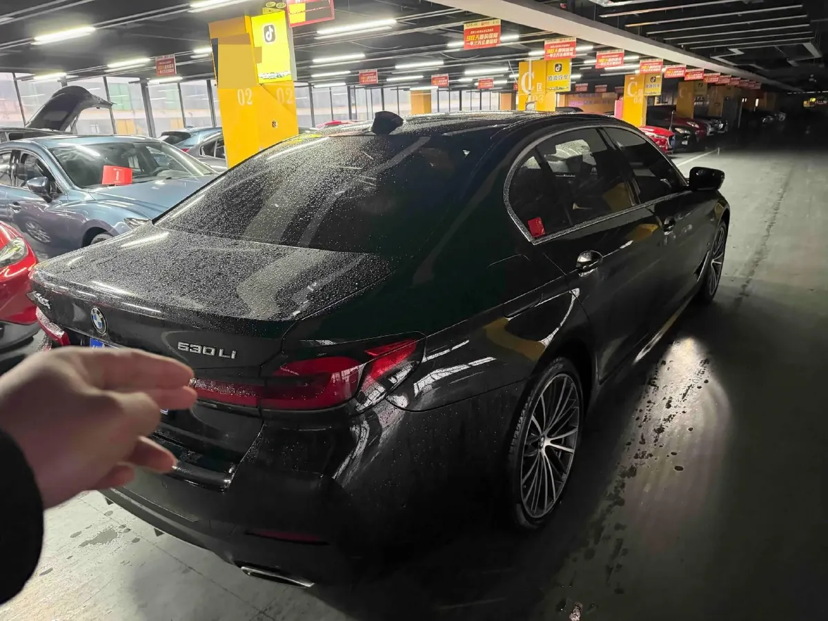 2022 BMW 5 Series 2.0T 252HP L4 8AT,autocango,china used car exporter,china ev exporter,chinese used car exporter,chinese used ev exporter