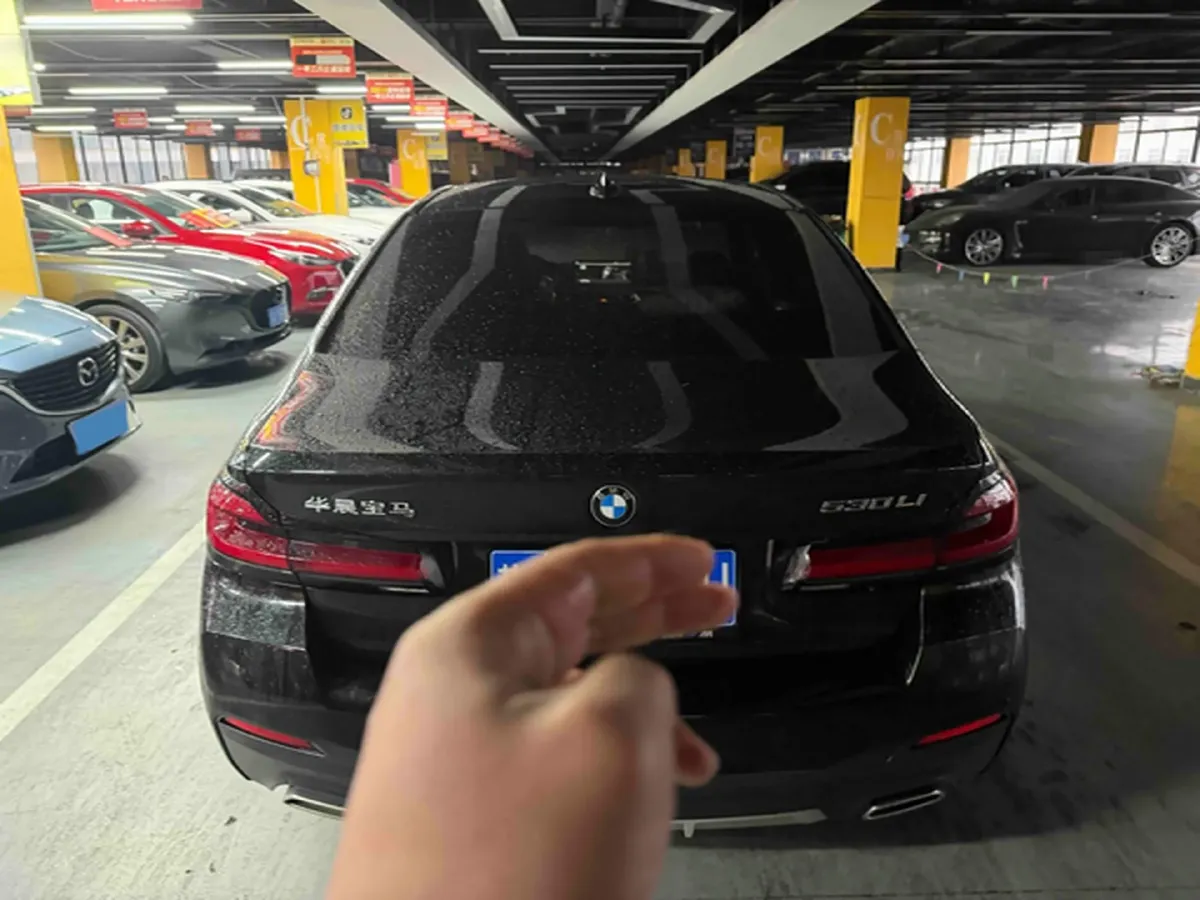 2022 BMW 5 Series 2.0T 252HP L4 8AT,autocango,china used car exporter,china ev exporter,chinese used car exporter,chinese used ev exporter