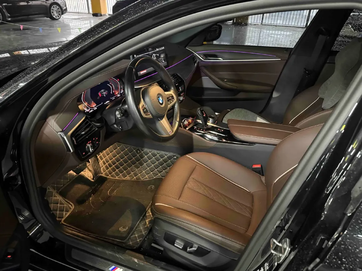 2022 BMW 5 Series 2.0T 252HP L4 8AT,autocango,china used car exporter,china ev exporter,chinese used car exporter,chinese used ev exporter