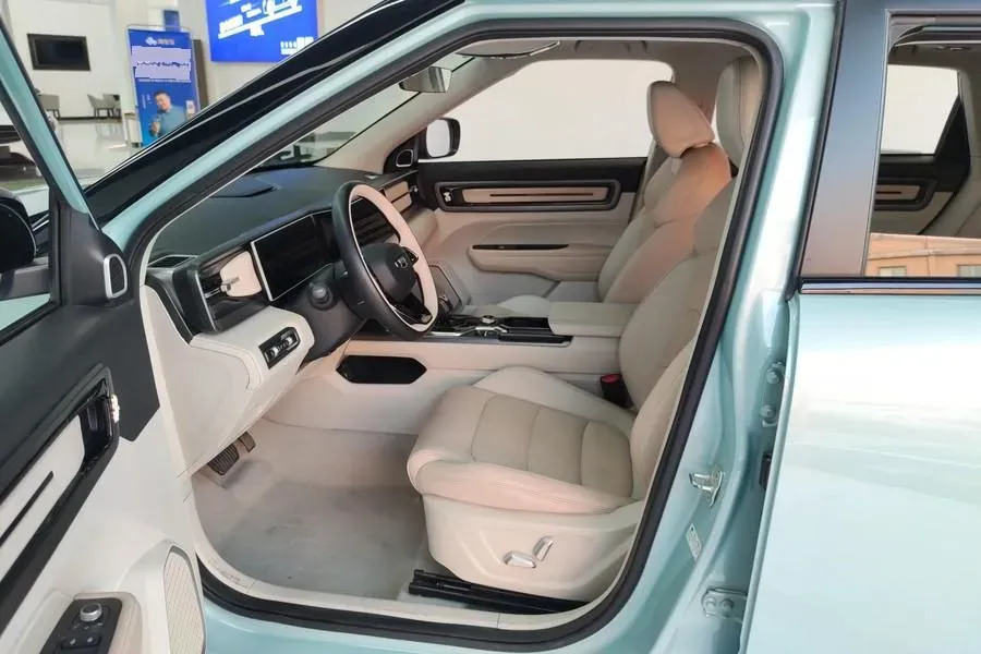 2023 Geely ICON 1.5T 181HP L4 7DCT,autocango,china used car exporter,china ev exporter,chinese used car exporter,chinese used ev exporter