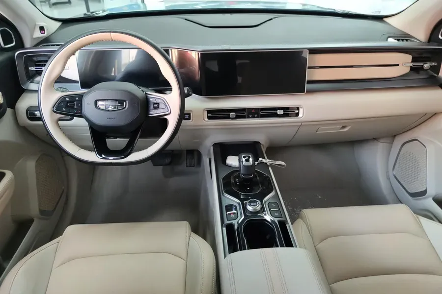 2023 Geely ICON 1.5T 181HP L4 7DCT,autocango,china used car exporter,china ev exporter,chinese used car exporter,chinese used ev exporter