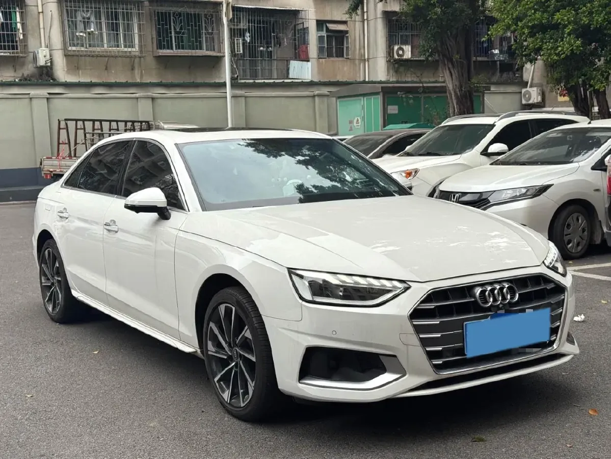 2022 Audi A4L 2.0T 190HP L4 7DCT,autocango,china used car exporter,china ev exporter,chinese used car exporter,chinese used ev exporter