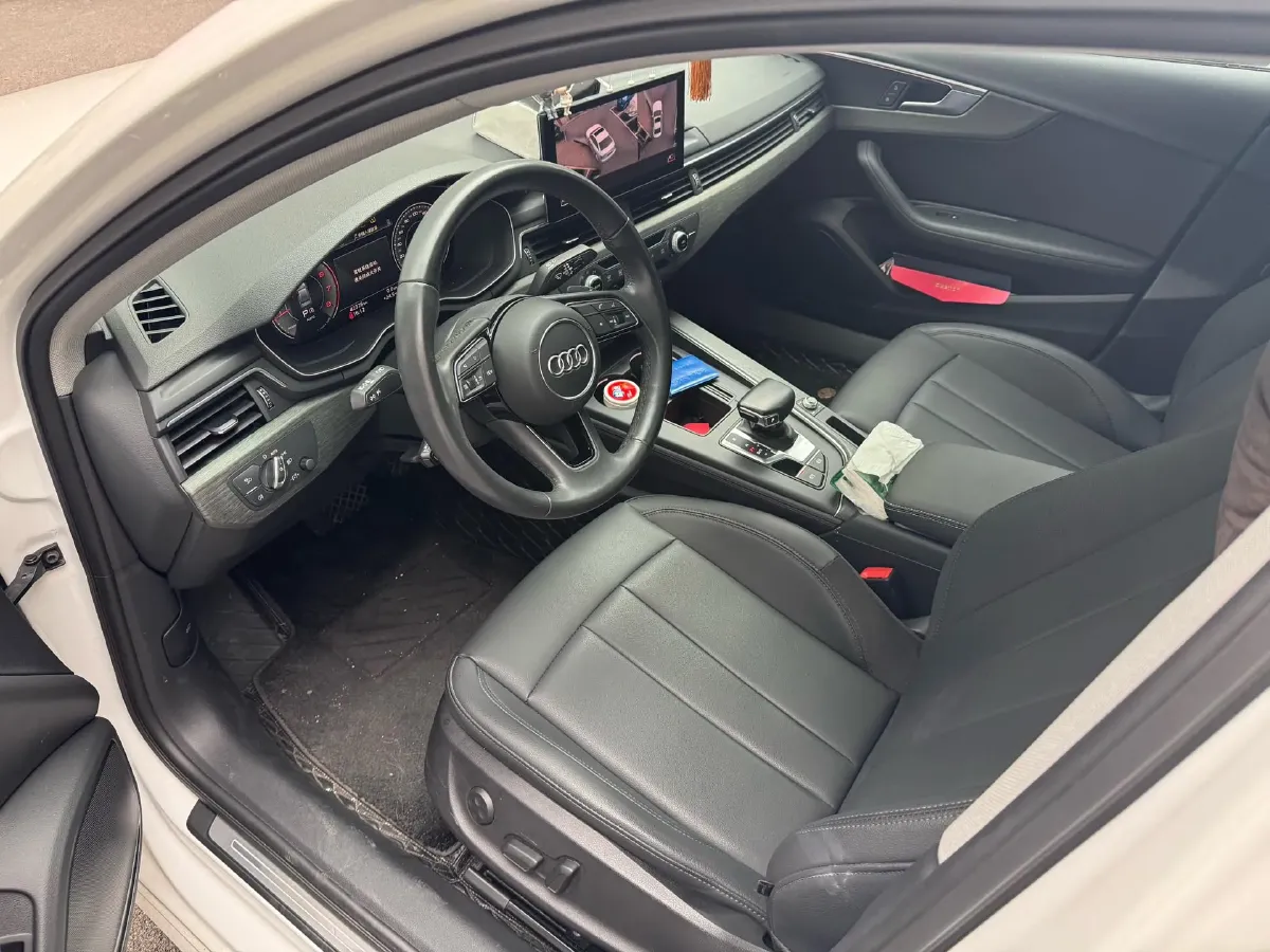 2022 Audi A4L 2.0T 190HP L4 7DCT,autocango,china used car exporter,china ev exporter,chinese used car exporter,chinese used ev exporter