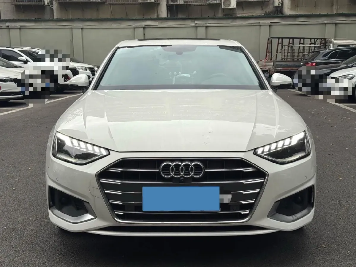 2022 Audi A4L 2.0T 190HP L4 7DCT,autocango,china used car exporter,china ev exporter,chinese used car exporter,chinese used ev exporter