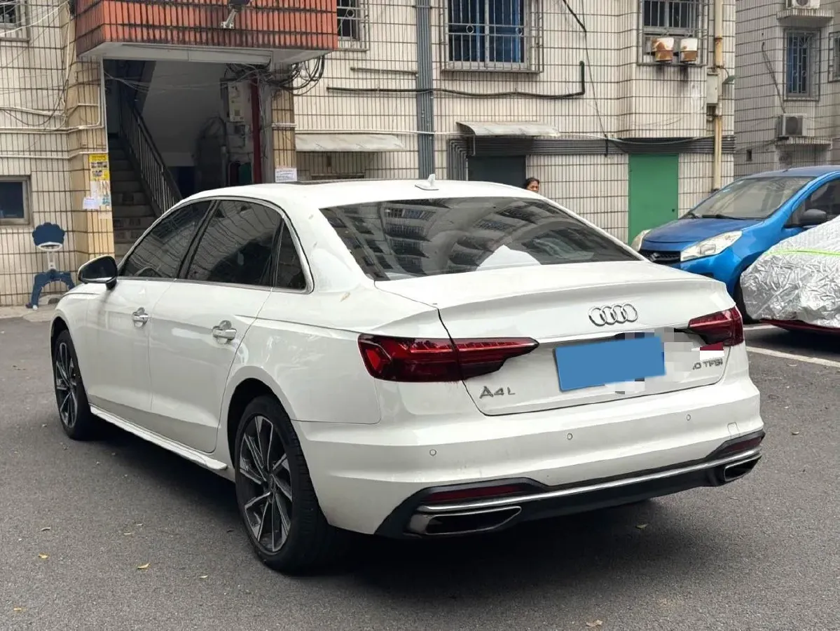 2022 Audi A4L 2.0T 190HP L4 7DCT,autocango,china used car exporter,china ev exporter,chinese used car exporter,chinese used ev exporter