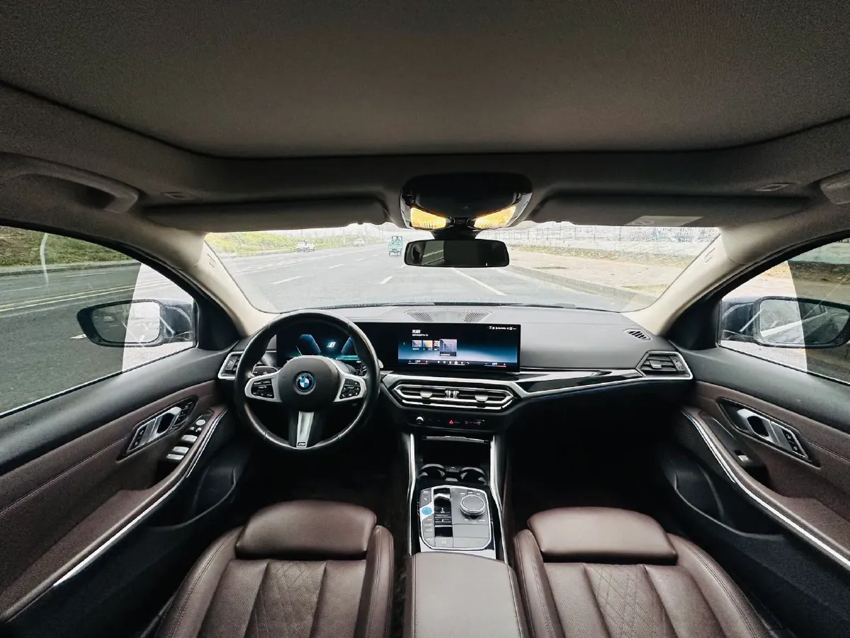 2025 BMW i3 BEV 70KWH,autocango,china used car exporter,china ev exporter,chinese used car exporter,chinese used ev exporter