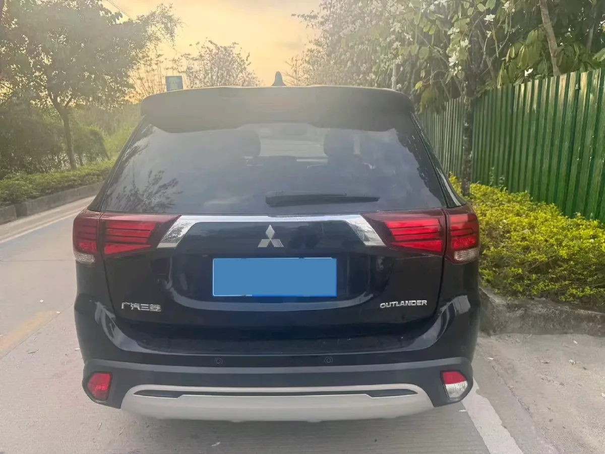 2019 Mitsubishi Outlander 2.4L 192HP L4 CVT,autocango,china used car exporter,china ev exporter,chinese used car exporter,chinese used ev exporter