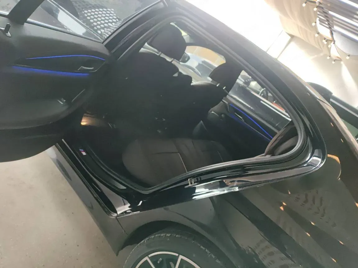 2023 BMW 5 Series 2.0T 245HP L4 8AT,autocango,china used car exporter,china ev exporter,chinese used car exporter,chinese used ev exporter