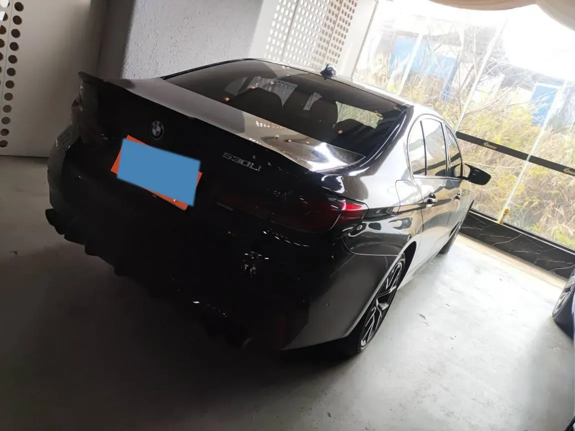 2023 BMW 5 Series 2.0T 245HP L4 8AT,autocango,china used car exporter,china ev exporter,chinese used car exporter,chinese used ev exporter