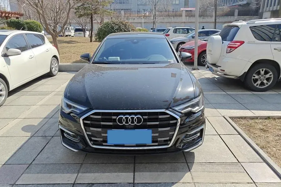 2024 Audi A6L 2.0T 245HP L4 7DCT,autocango,china used car exporter,china ev exporter,chinese used car exporter,chinese used ev exporter