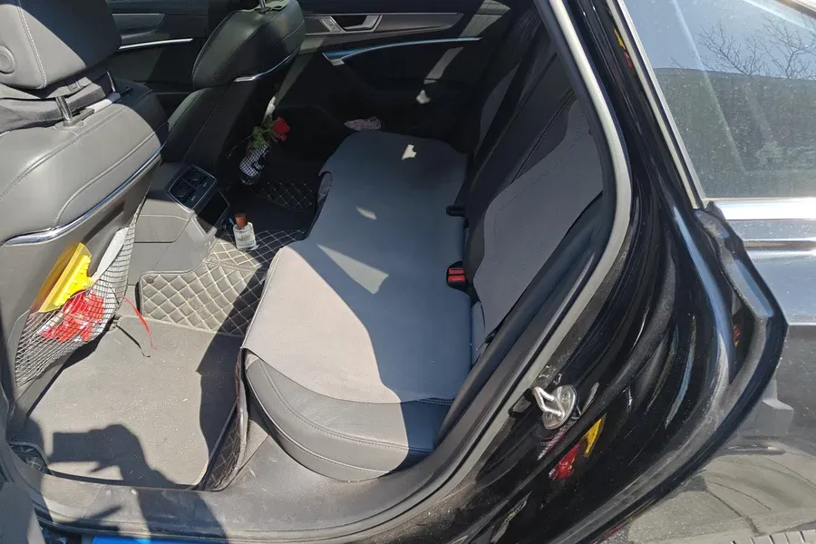 2024 Audi A6L 2.0T 245HP L4 7DCT,autocango,china used car exporter,china ev exporter,chinese used car exporter,chinese used ev exporter