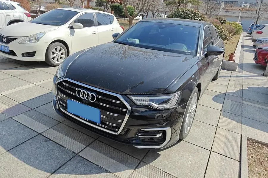 2024 Audi A6L 2.0T 245HP L4 7DCT,autocango,china used car exporter,china ev exporter,chinese used car exporter,chinese used ev exporter