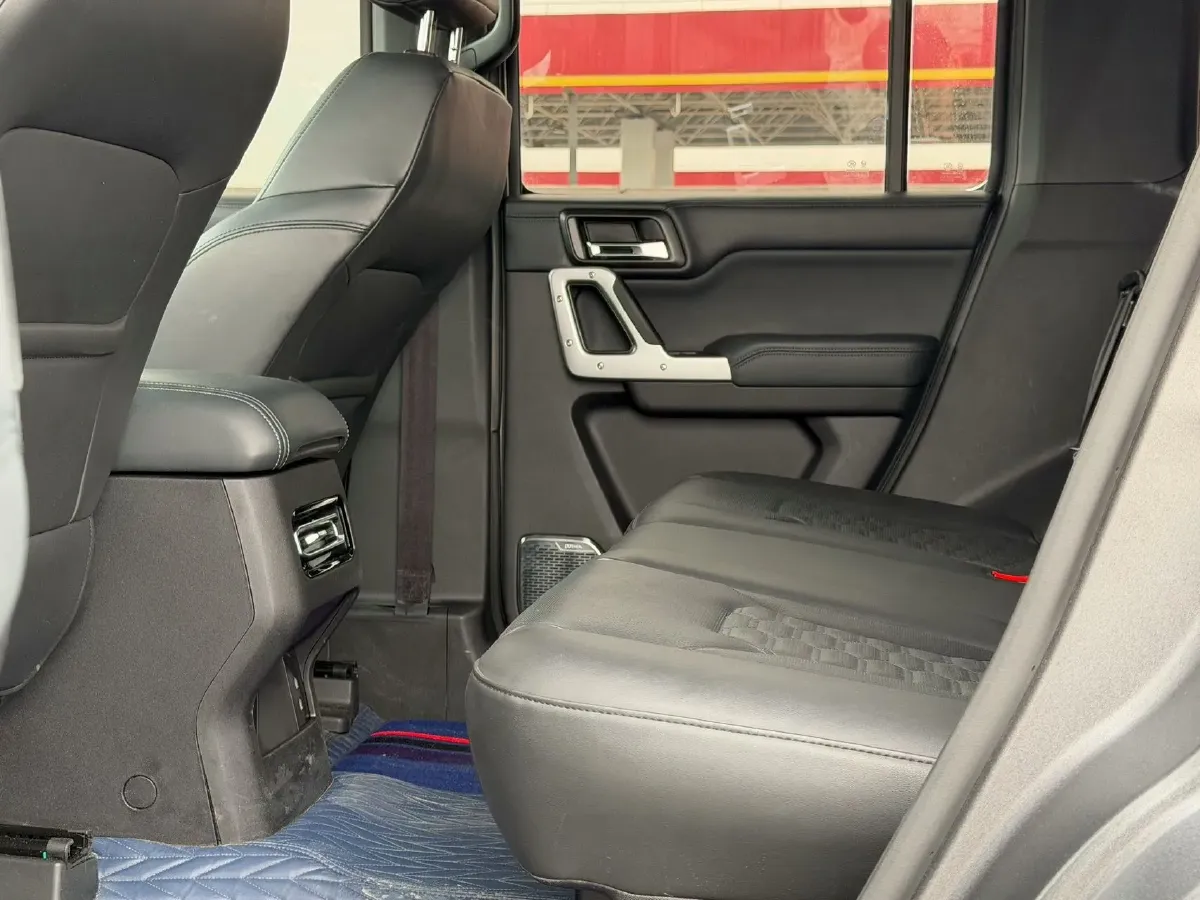 2024 212 212 T01 2.0T 252HP L4 8AT,autocango,china used car exporter,china ev exporter,chinese used car exporter,chinese used ev exporter