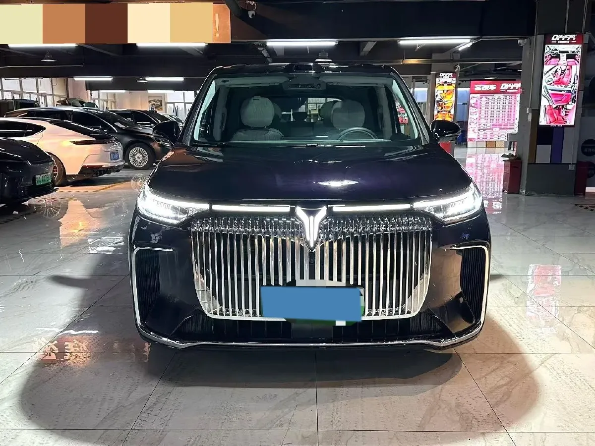 2025 Voyah Dream 1.5T 150HP L4 PHEV 41.7KWH,autocango,china used car exporter,china ev exporter,chinese used car exporter,chinese used ev exporter