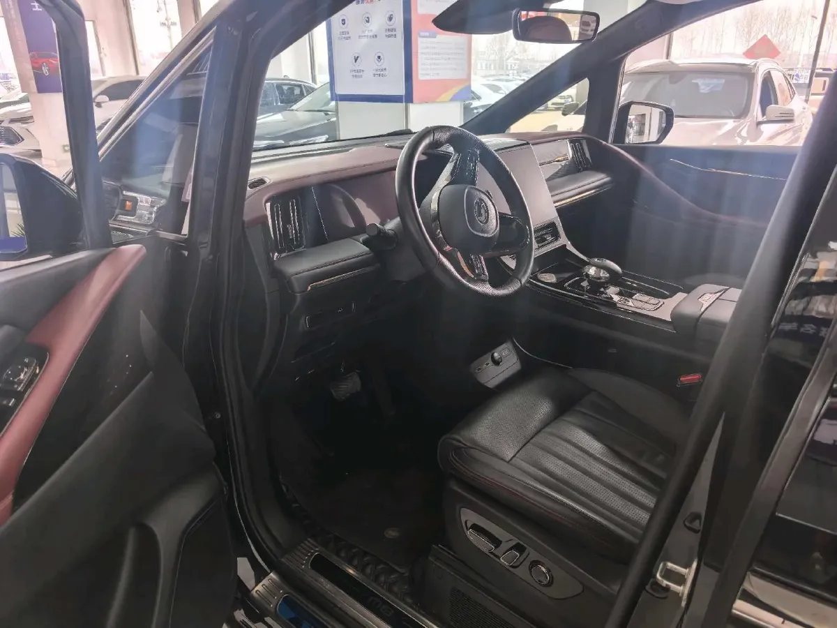 2023 GAC Trumpchi M8 2.0T 252HP L4 8AT,autocango,china used car exporter,china ev exporter,chinese used car exporter,chinese used ev exporter