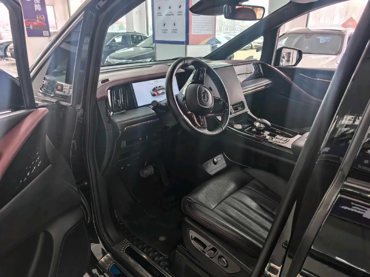 2023 GAC Trumpchi M8 2.0T 252HP L4 8AT,autocango,china used car exporter,china ev exporter,chinese used car exporter,chinese used ev exporter