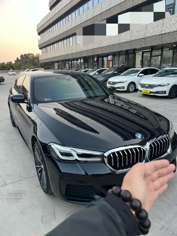 2022 BMW 5 Series 2.0T 252HP L4 8AT,autocango,china used car exporter,china ev exporter,chinese used car exporter,chinese used ev exporter