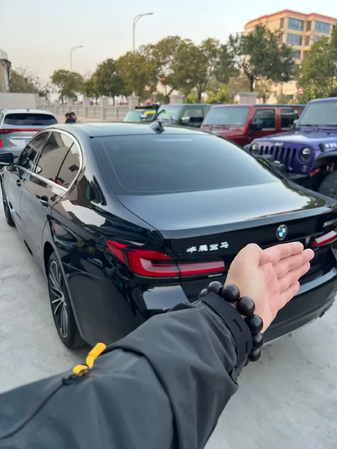 2022 BMW 5 Series 2.0T 252HP L4 8AT,autocango,china used car exporter,china ev exporter,chinese used car exporter,chinese used ev exporter