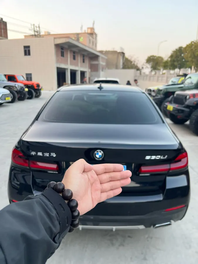 2022 BMW 5 Series 2.0T 252HP L4 8AT,autocango,china used car exporter,china ev exporter,chinese used car exporter,chinese used ev exporter