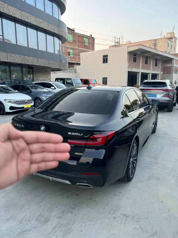 2022 BMW 5 Series 2.0T 252HP L4 8AT,autocango,china used car exporter,china ev exporter,chinese used car exporter,chinese used ev exporter